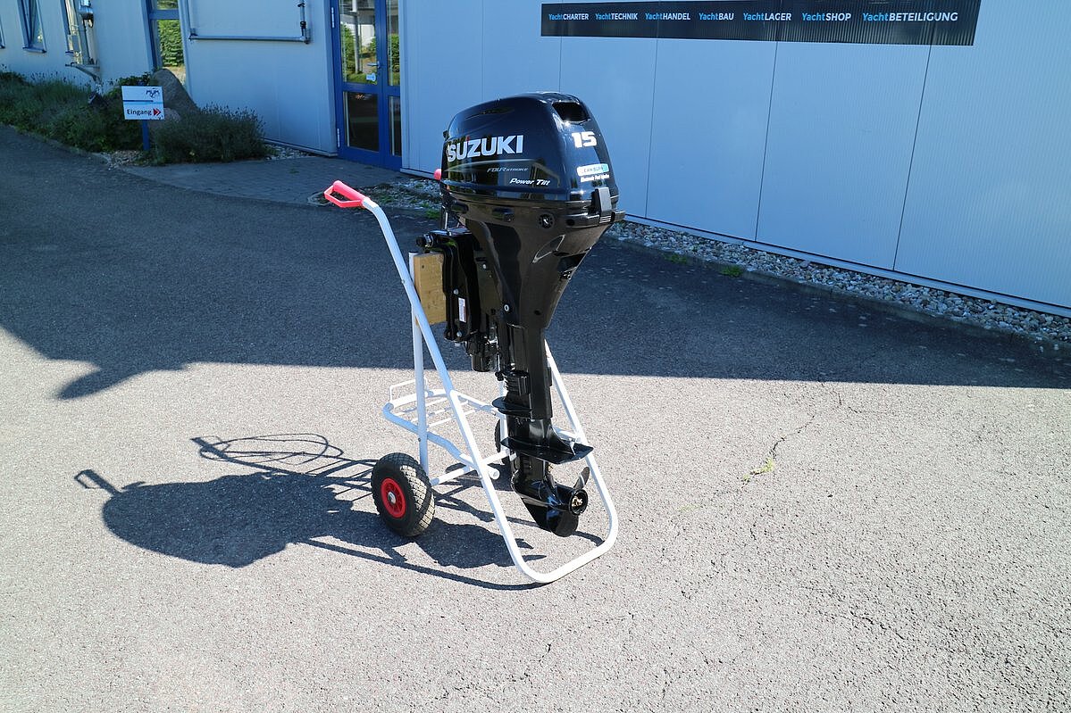 Das Bild zeigt unseren Motor Suzuki DF 15 ATL.