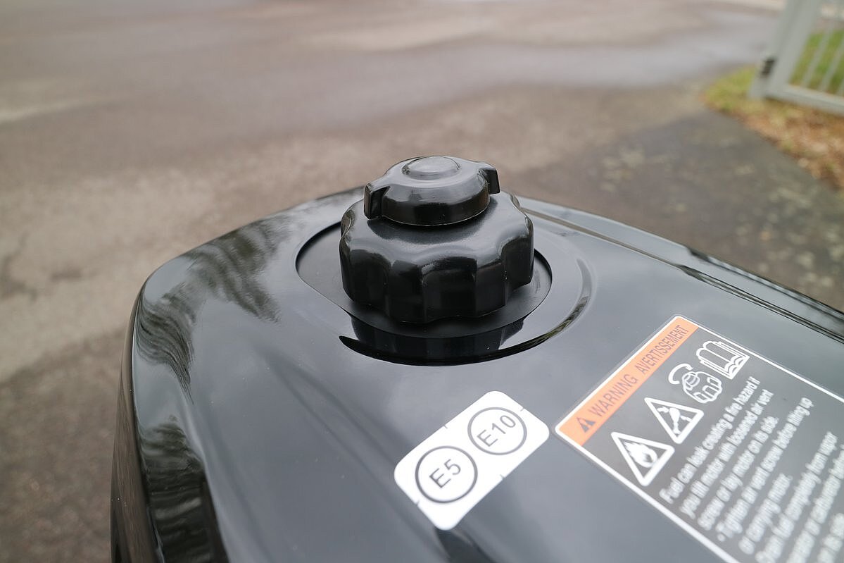 Dieses Bild zeigt den Motor Suzuki DF 5 AS.