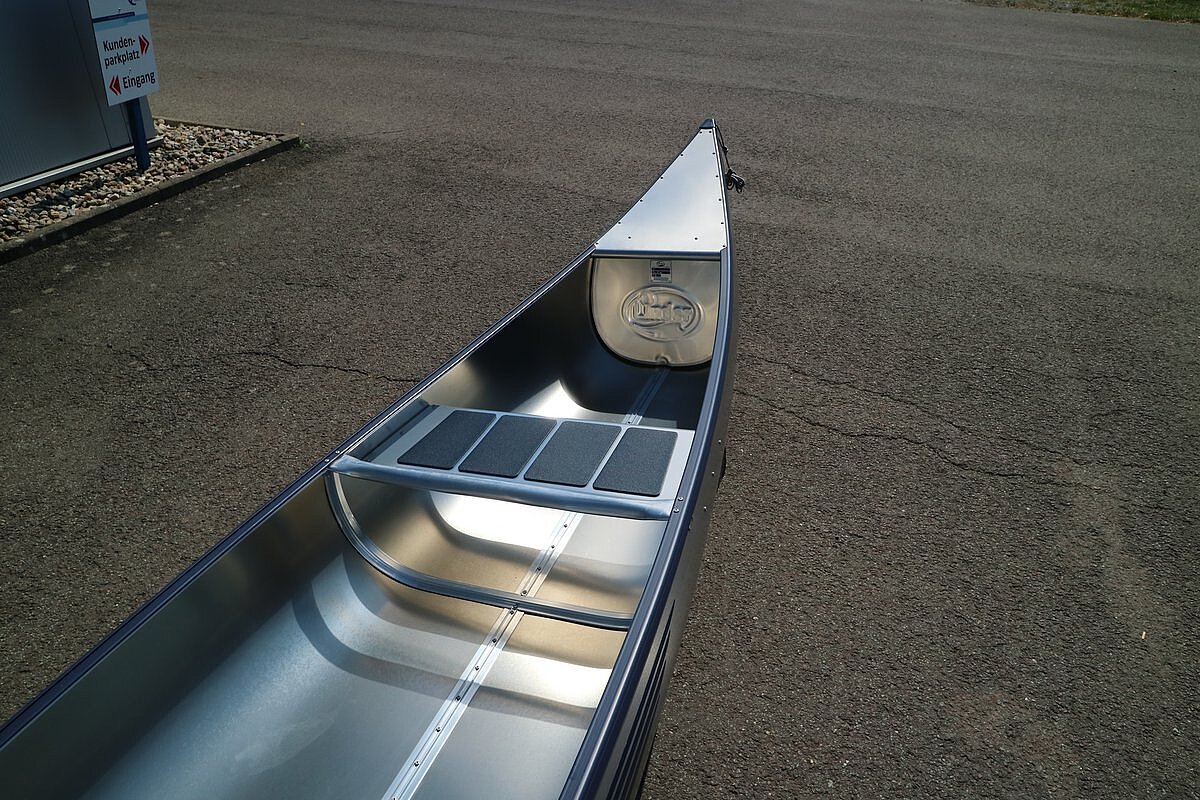 Dieses Bild zeigt unser Kanu Linder Inkas 525 - Alukanadier - Sitzbank 