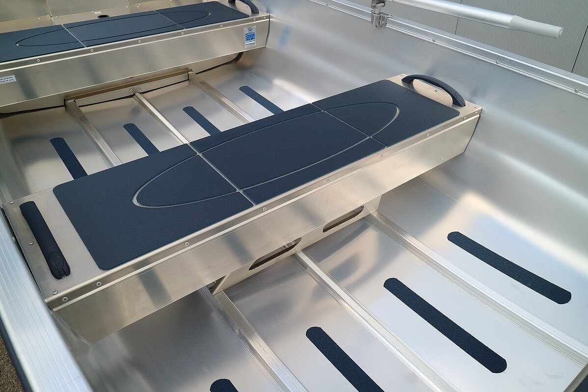 Dieses Bild zeigt unser Aluboot Linder Sportsman 355 - mitte und hinterer Sitz