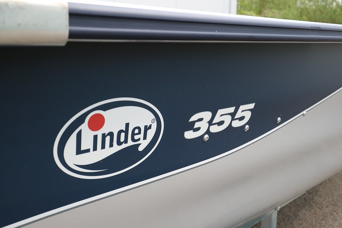 Dieses Bild zeigt unser Aluboot Linder Sportsman 355 - Logo