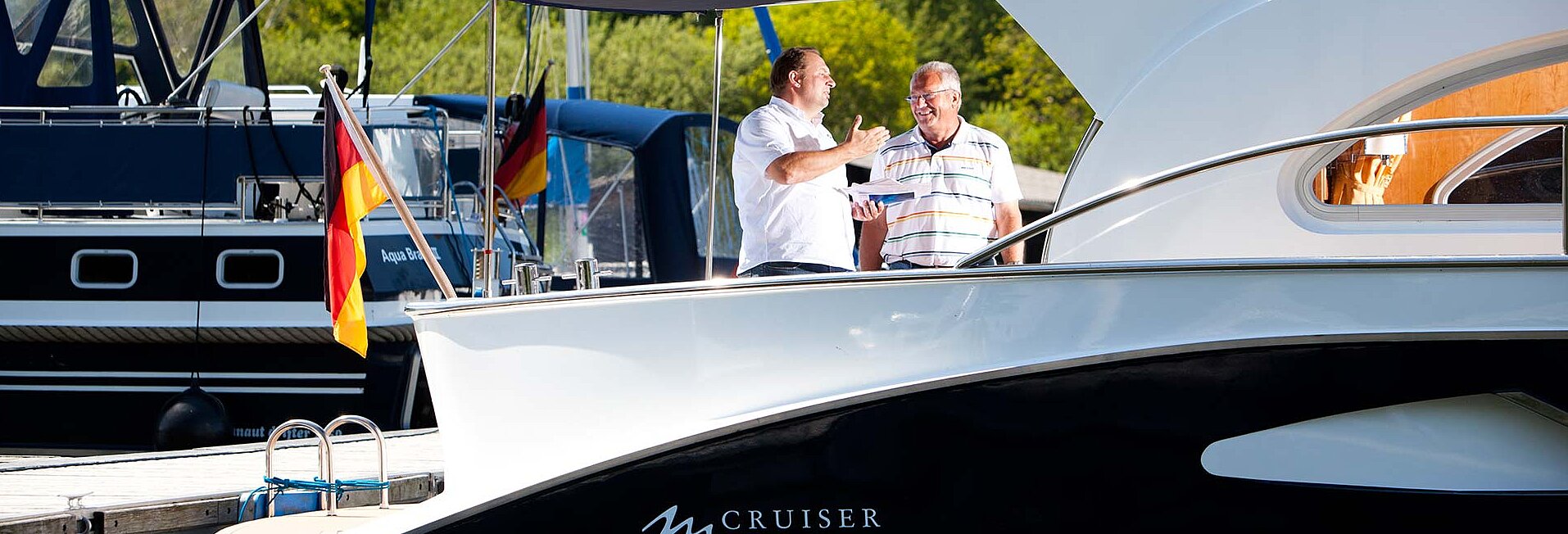 Zwei Personen in einem Gespräch 