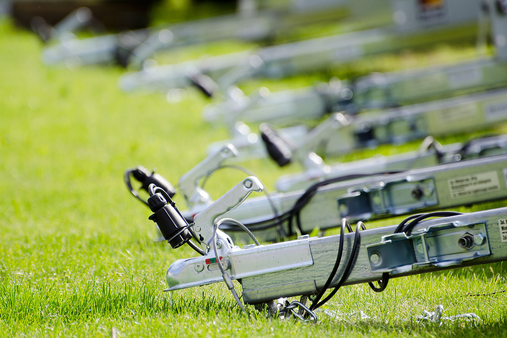 Verschiedene Trailer für Boote 