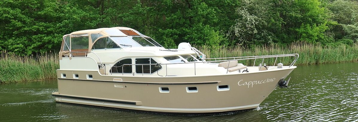 Dieses Bild zeigt unsere Yacht Cappuccino - M-Retro 120