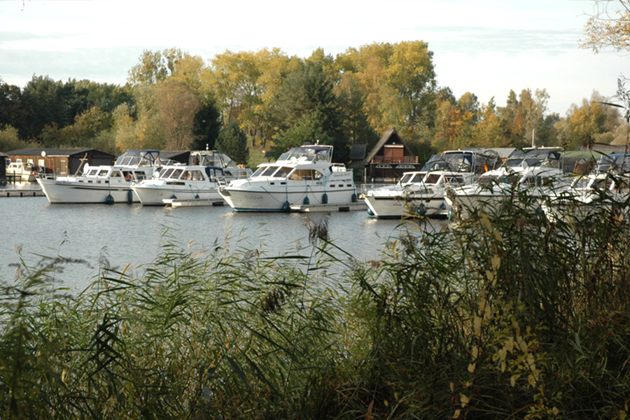 Unsere Yachten an ihren Liegeplätzen