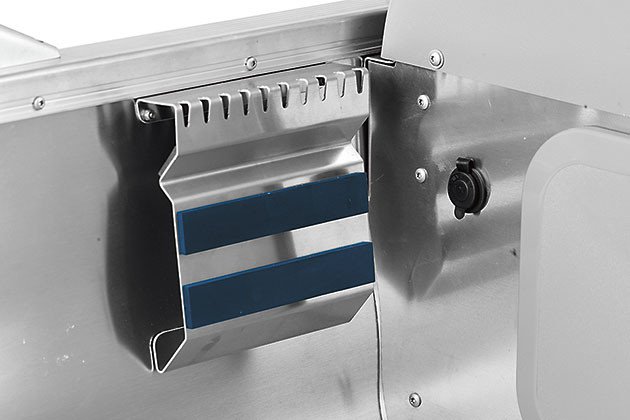 Dieses Bild zeigt einen Aluminiumhalter für künstliche Köder.