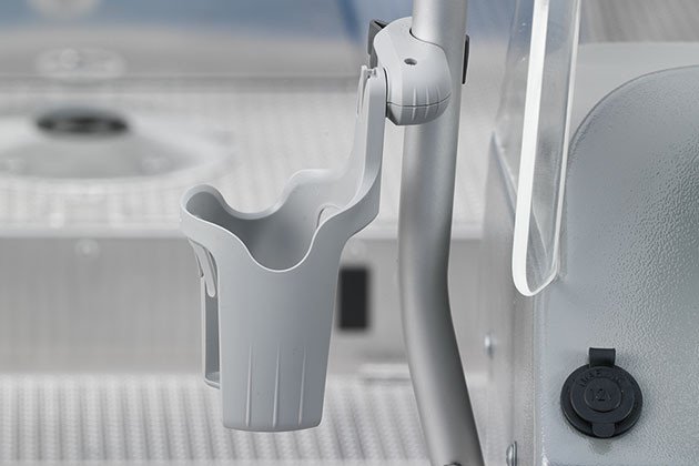 Dieses Bild zeigt einen Becherhalter aus Kunststoff in Grau.